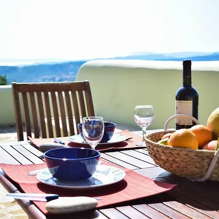 Magea-thalassa,top Floor Cretan With Views * Tavronitis
